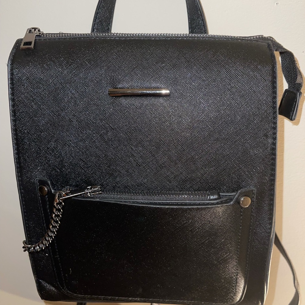Square Backpack - Picture 3 of 3